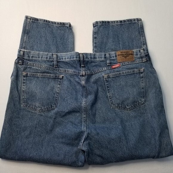 Wrangler Regular Fit Straight Leg Cotton Jeans 48 x 30 - Picture 3 of 5